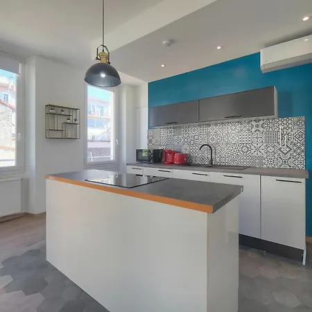 Off Centre Riviera Escape Bright 2br 70m2 Calm Street Ac Ultrafast Wifi Apartament *
