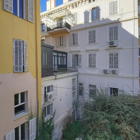 Off Centre Riviera Escape Bright 2br 70m2 Calm Street Ac Ultrafast Wifi Cannes