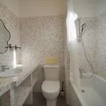 Off Centre Riviera Escape Bright 2br 70m2 Calm Street Ac Ultrafast Wifi Apartman *