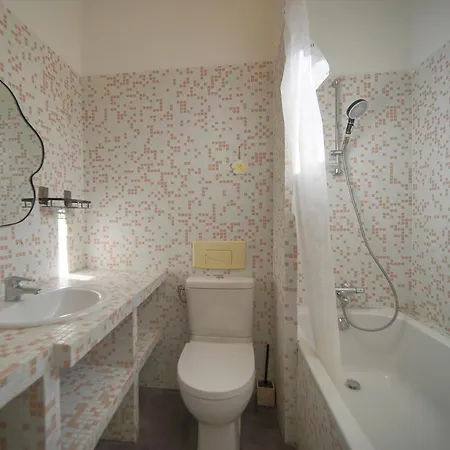 Off Centre Riviera Escape Bright 2br 70m2 Calm Street Ac Ultrafast Wifi Apartamento *